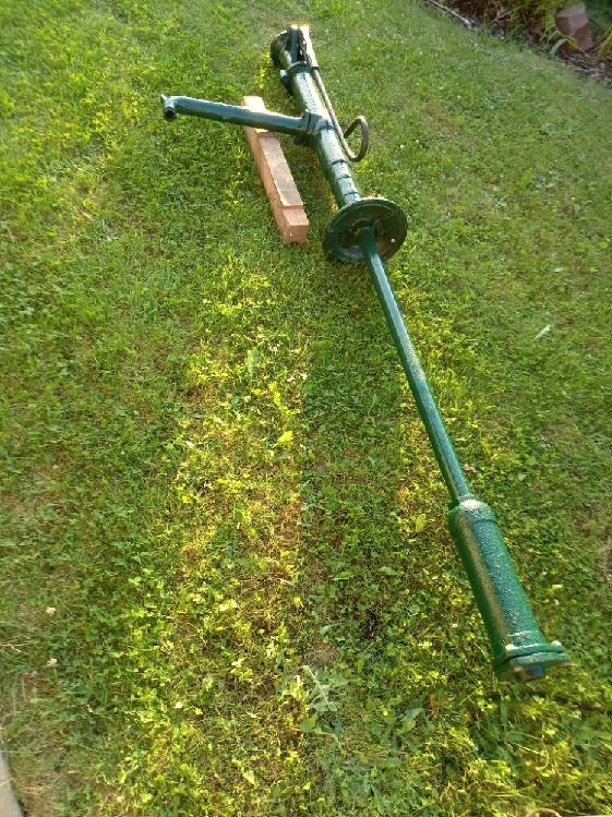 Historická ruční pumpa na vodu funkční - 2