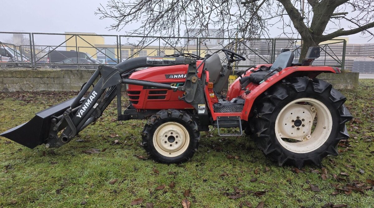 YANMAR AF250D s originálním čelním nakladačem - 2