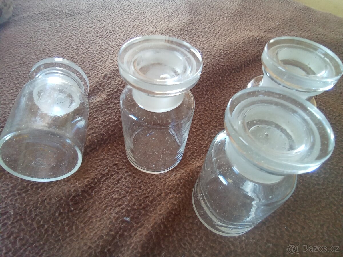 Skleněné dózy - 2