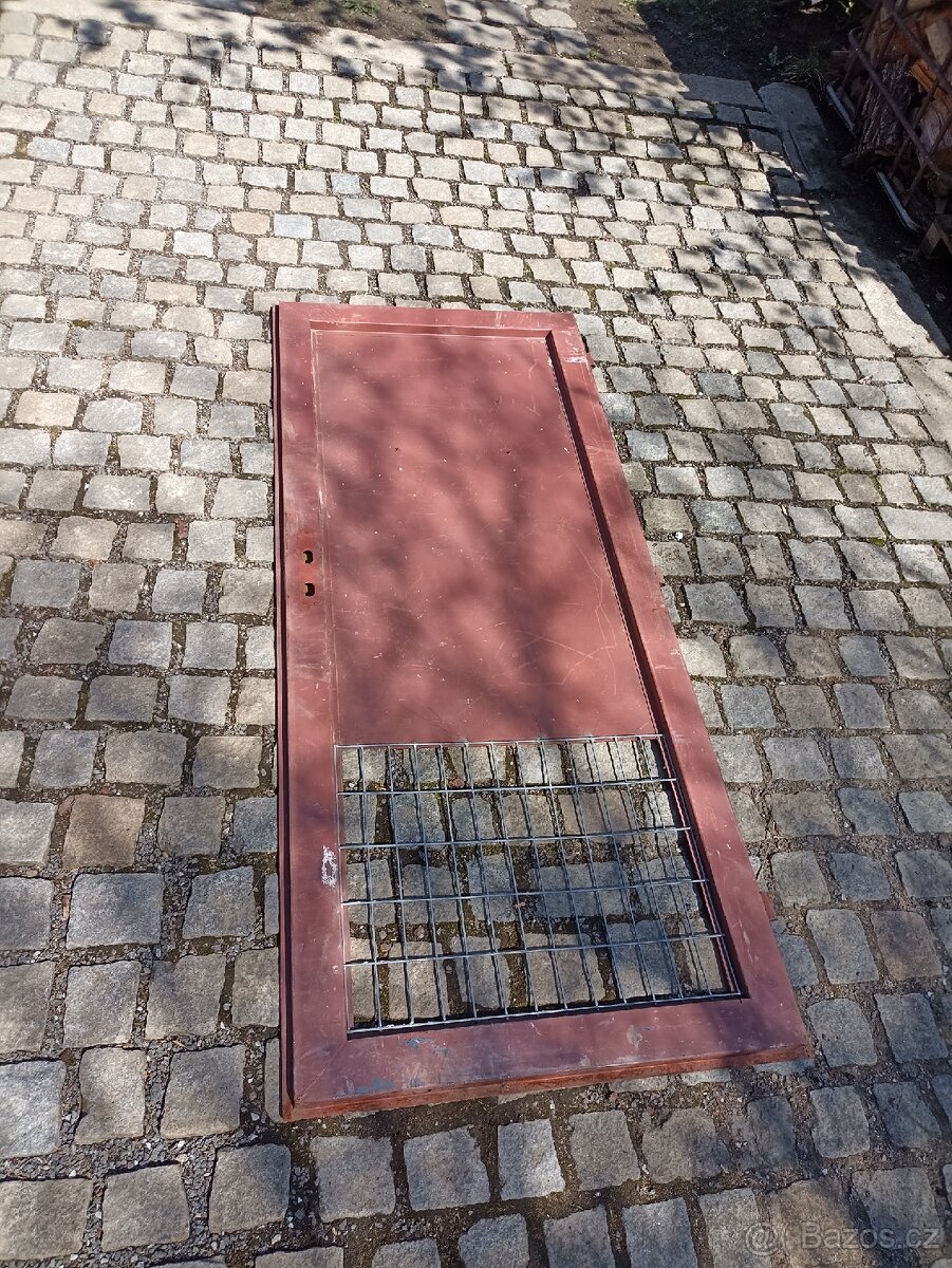 Staré, kovové dveře "80" - 2