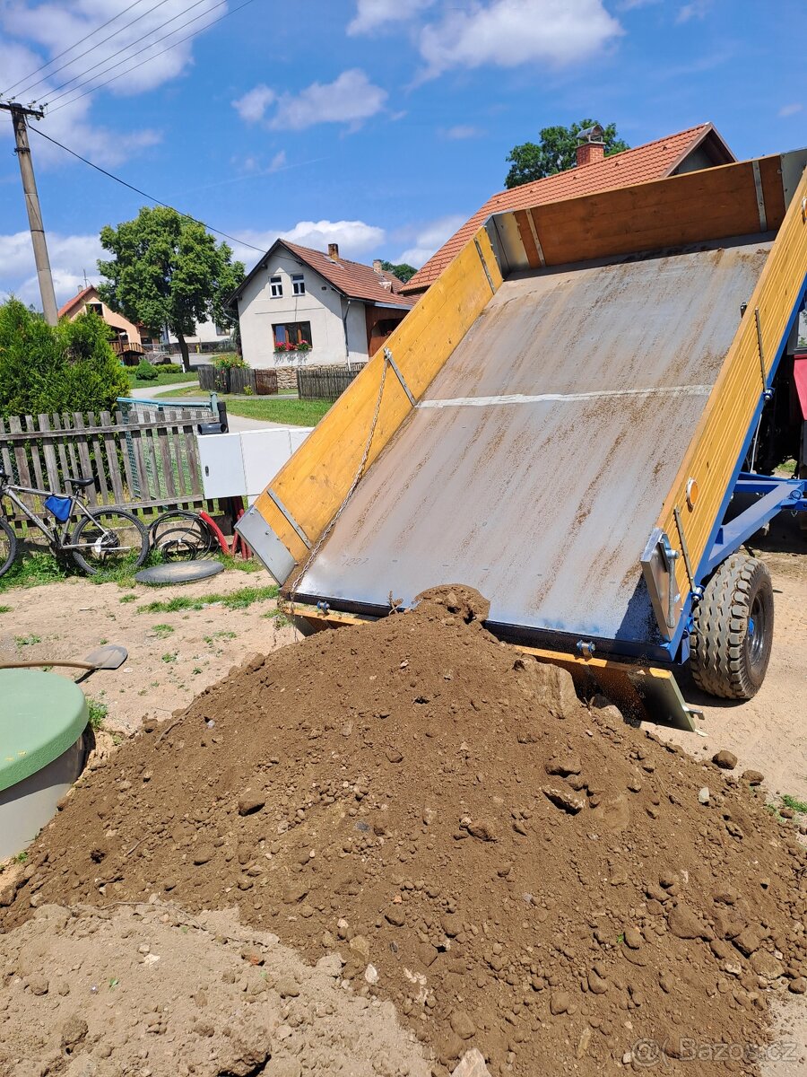 Třístranný sklápěcí vlek - 2