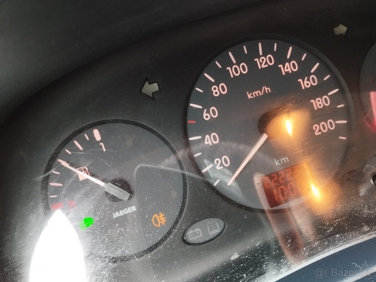 Prodám Renault Clio 1,2 benzín - 2