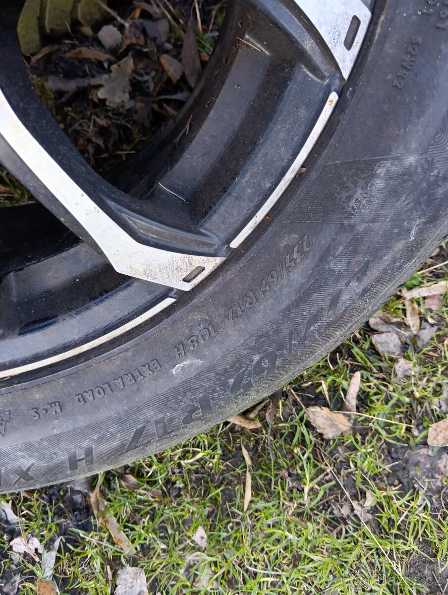 235/65 r17 - 2