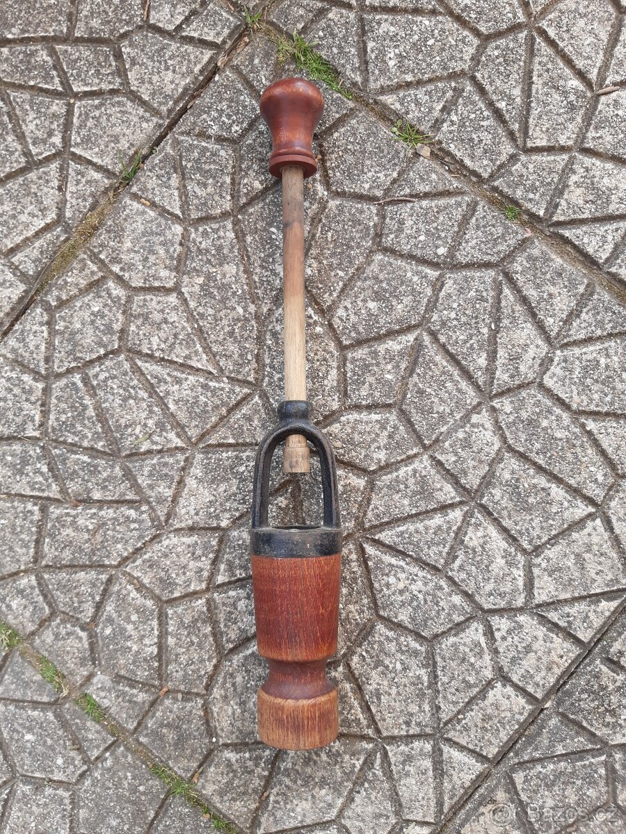 starožitný zátkovač lahví - špuntovačka - 2