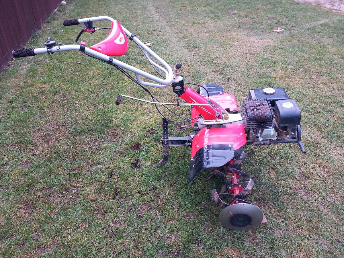 Malotraktor Hecht 7100 - 2