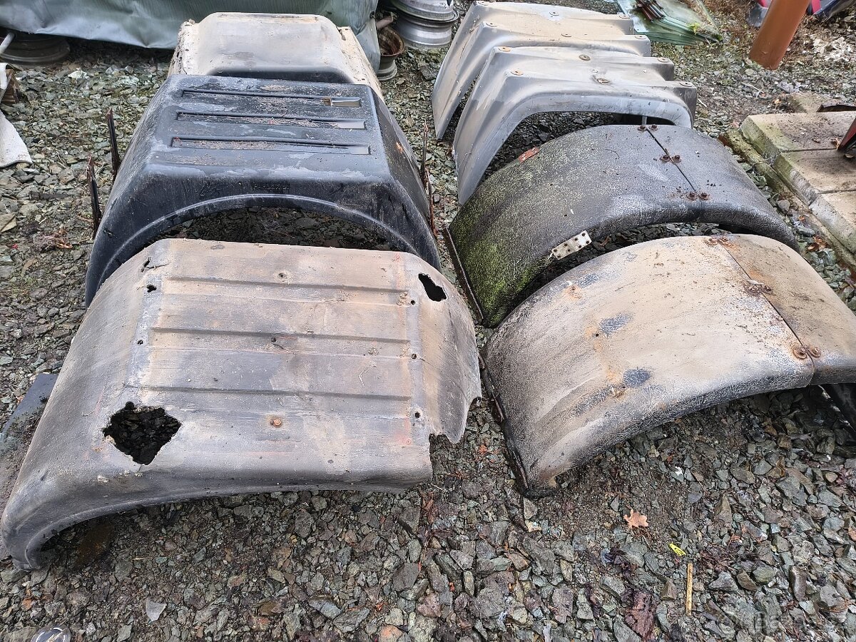 Plastové zadní blatníky - 2