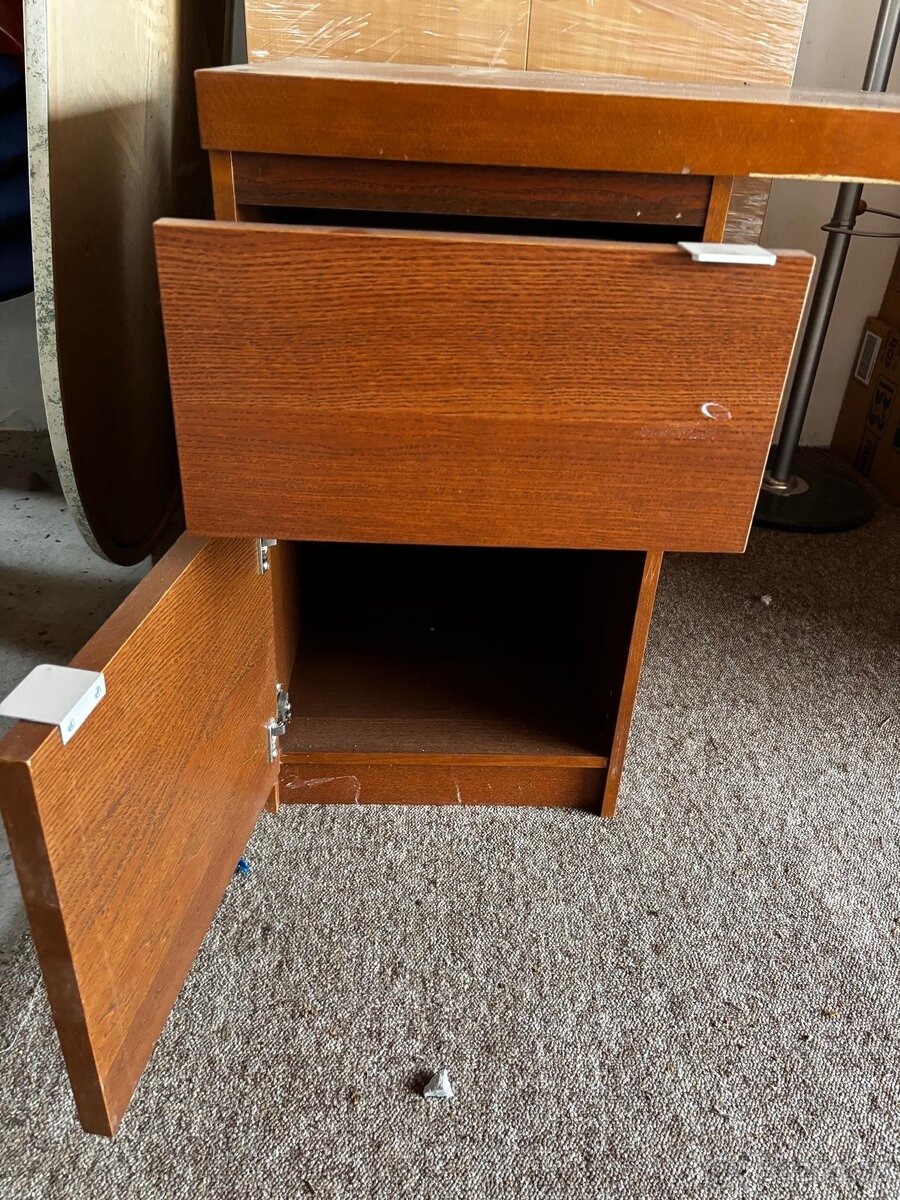 DŘEVĚNÝ KANCELÁŘSKÝ STŮL 140x65x72cm - 2