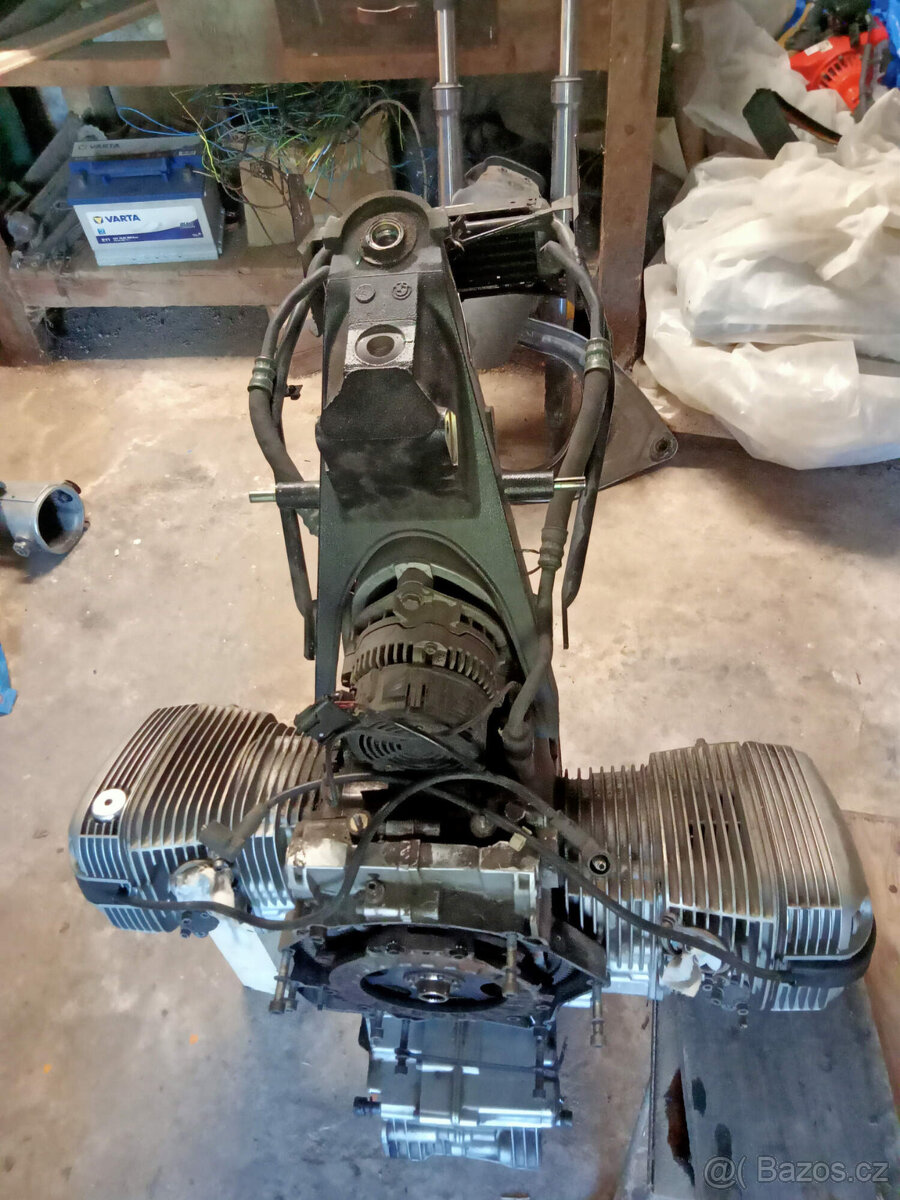 Celý motor na BMW 1100 GS - 2