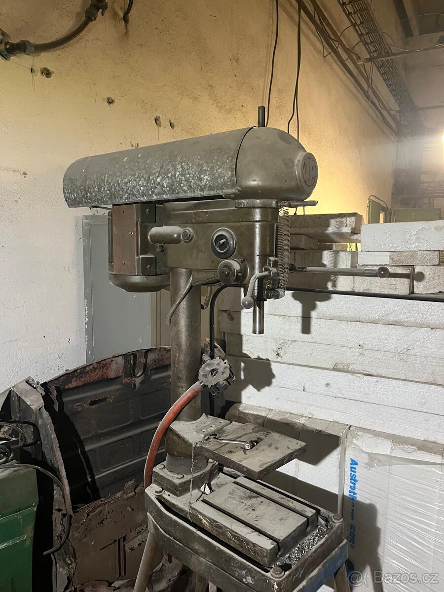 🔧 Stojanová / stolnà vrtačka – typ V20A, rok výroby 1957 - 2