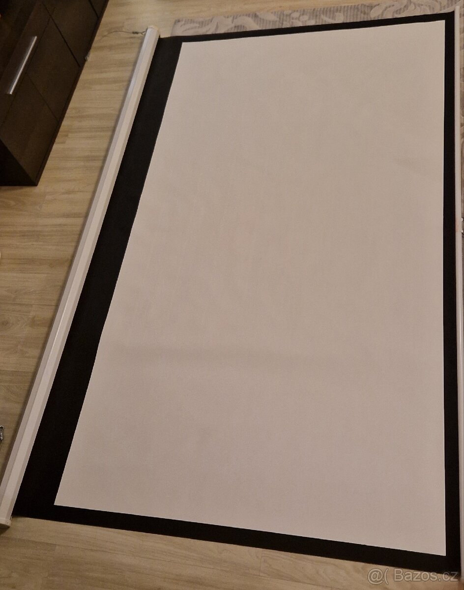 Roletové projekční plátno 106" - 2