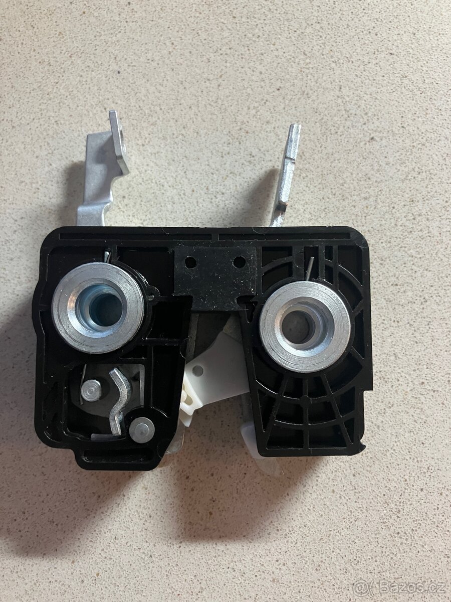 Lada Niva nový zámek - 2