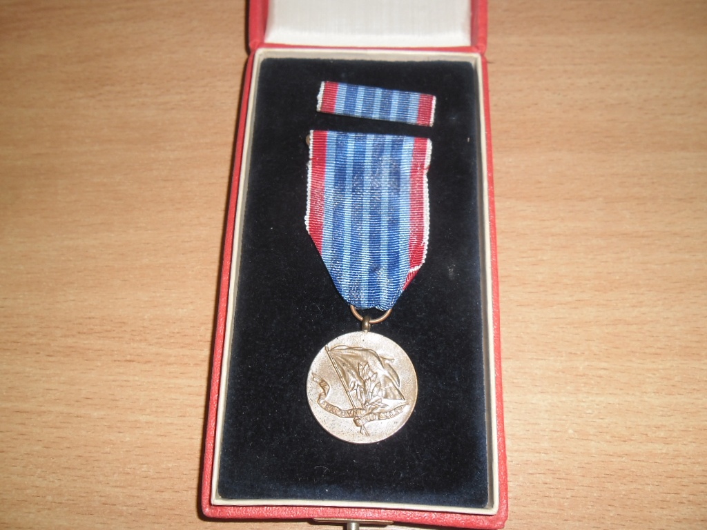 vyznamenání - Za pracovní obětavost - 2