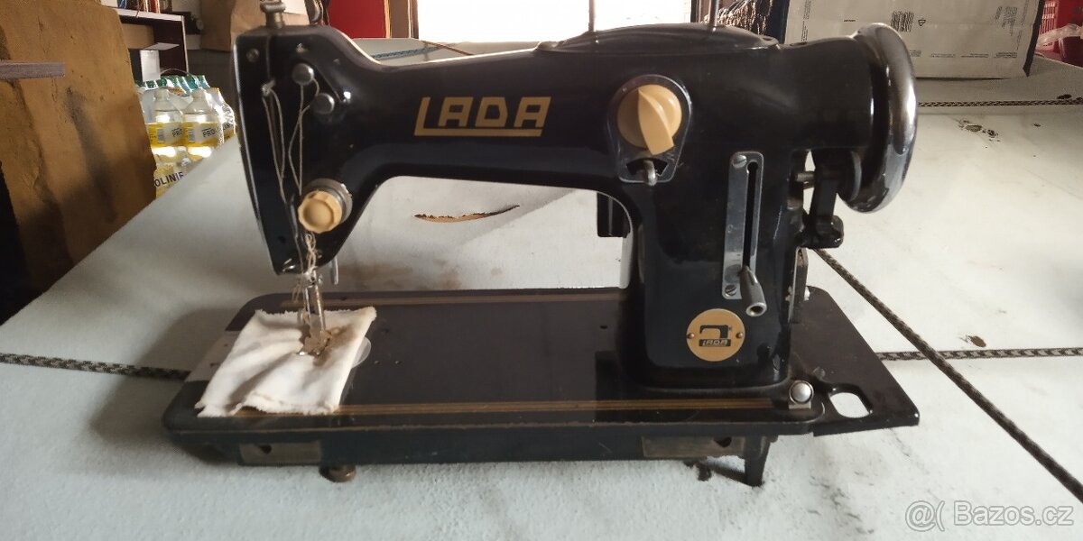 Šicí stroj Lada - 2