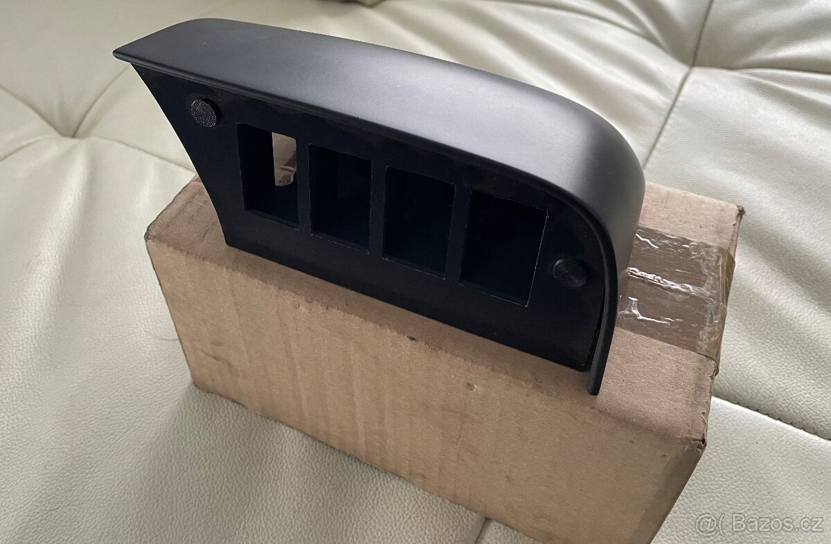 Kaplička pro Land Rover Discovery 4 lakovaná - 2