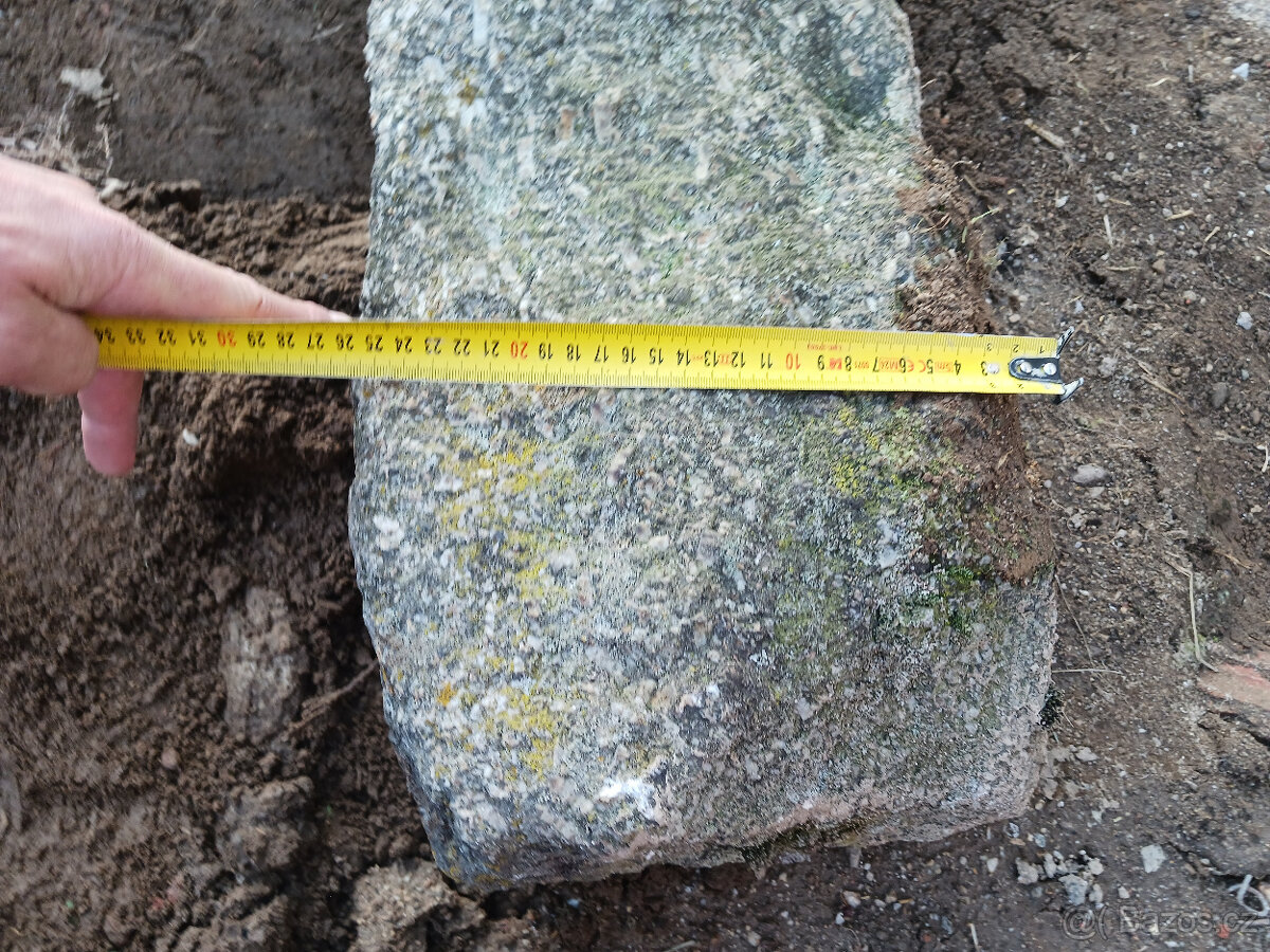 Kamenný sloupek - 2