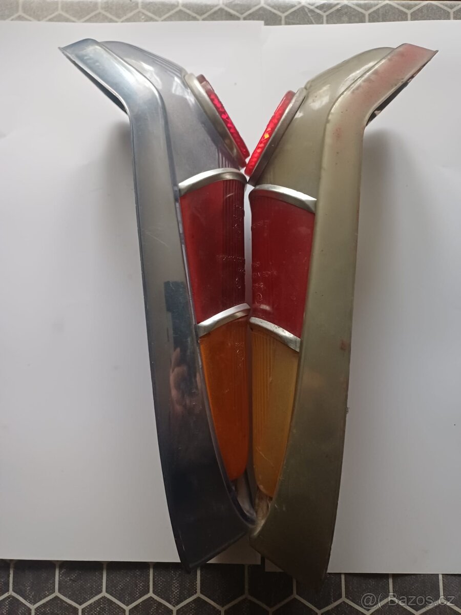 Prodám krytky blinkrů Škoda 1000MB - 2