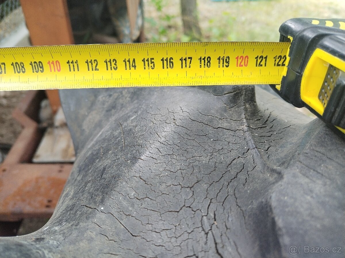 Díly k malotraktoru. - 2