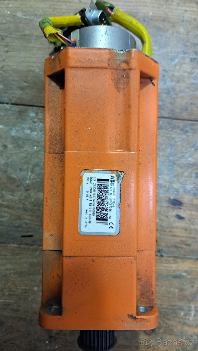 Motor ABB 3HAC17346-1 na robota - 2