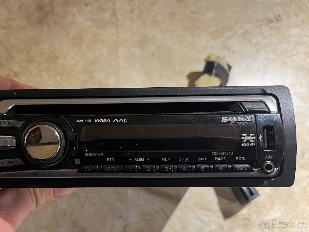 Sony CDX-Gt434U - 2