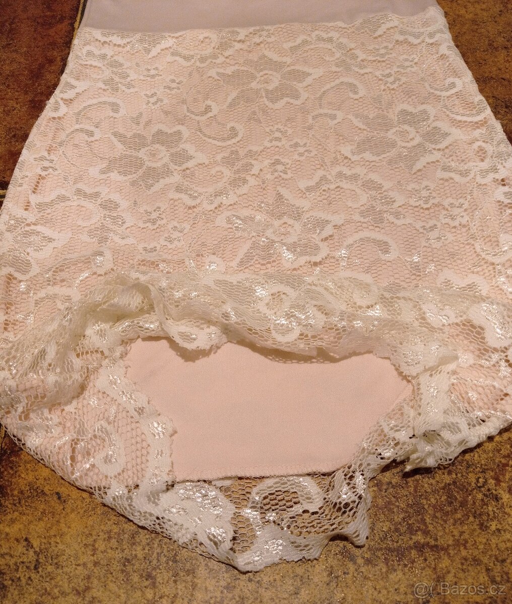 Dámské krajkové šaty Amisu vel. 34 - 2