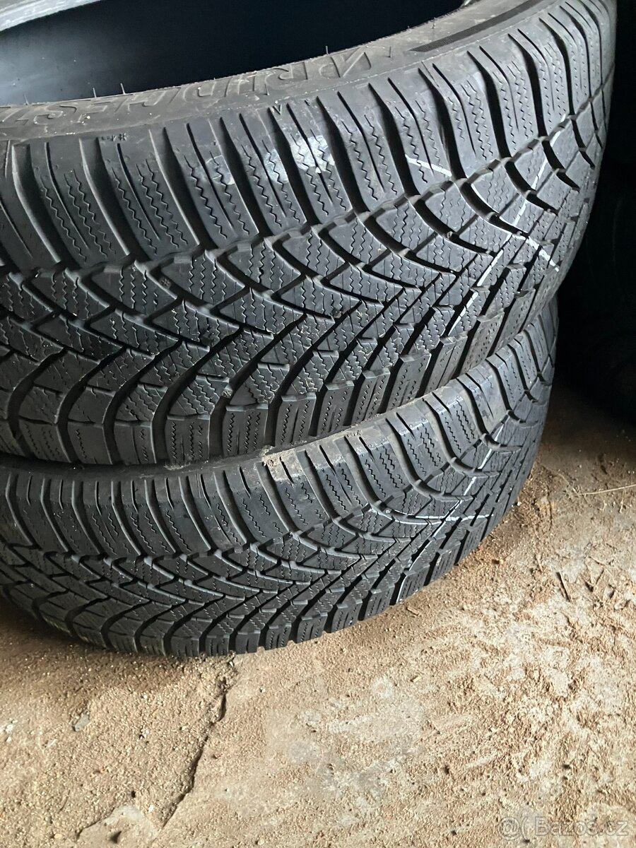2ks zimní BRIDGESTONE BLIZZAK LM005 205/55R17 - 2