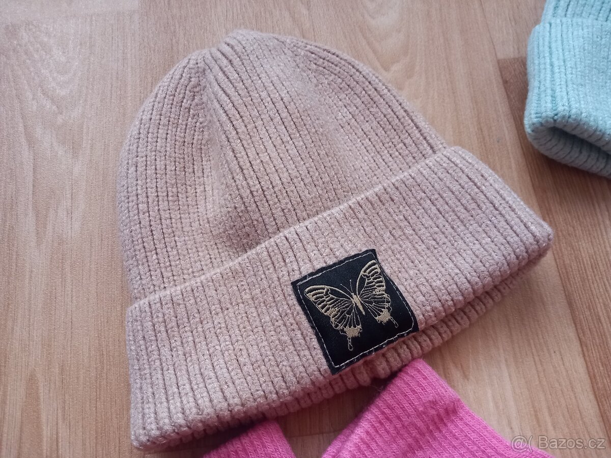 05 - Set čepic a rukavic - velikost na cca 8 - 12 let - 2