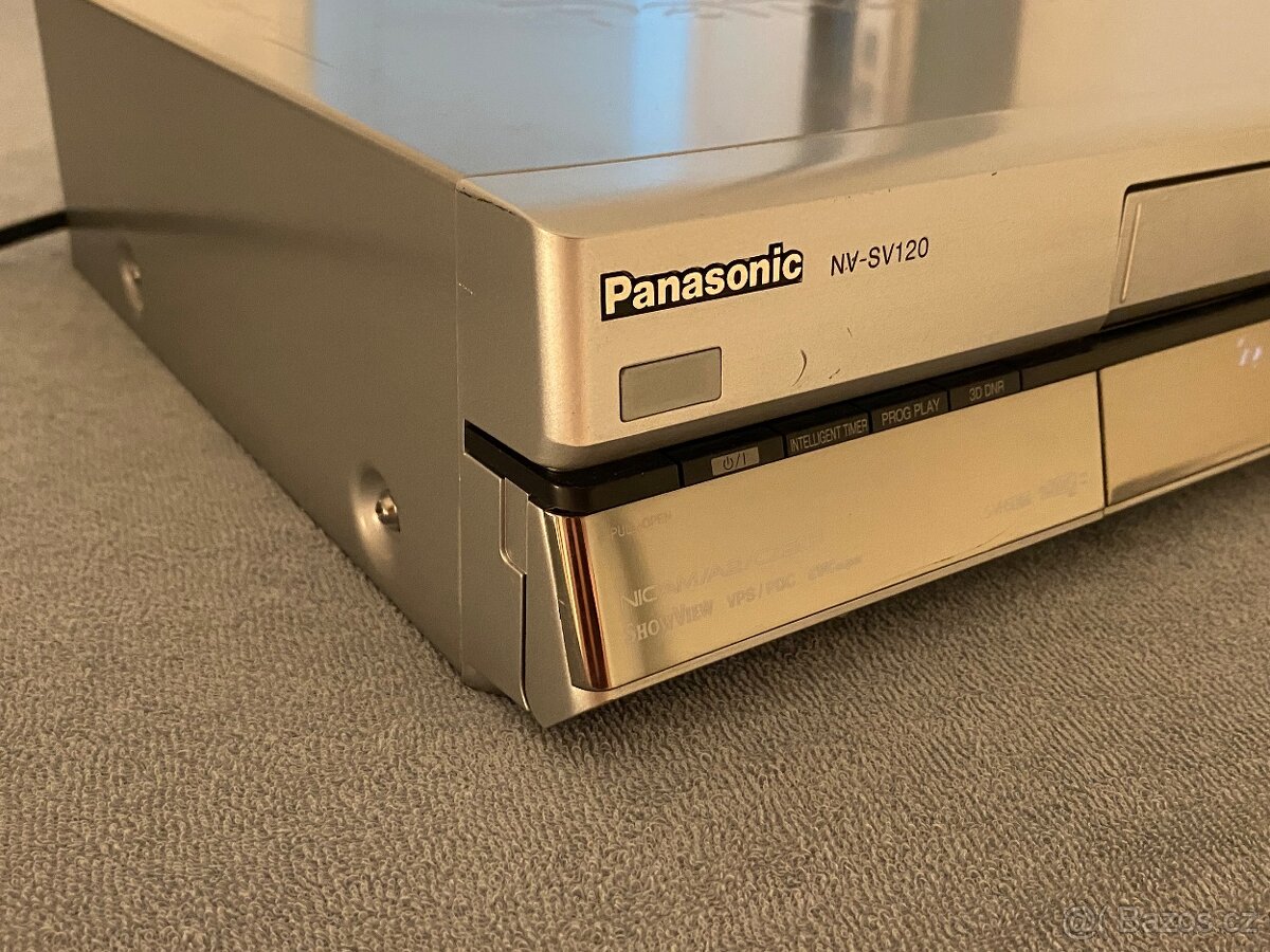 S-VHS video Panasonic, HIFI stero, 6 hlav, ovladač - 2