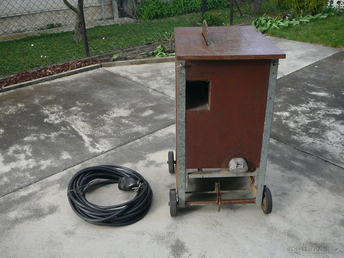 Prodám cirkulárku na 380 voltů - 2