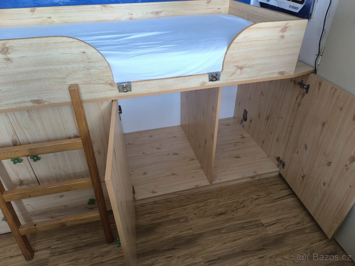 Zvýšená postel s úložným prostorem - 2