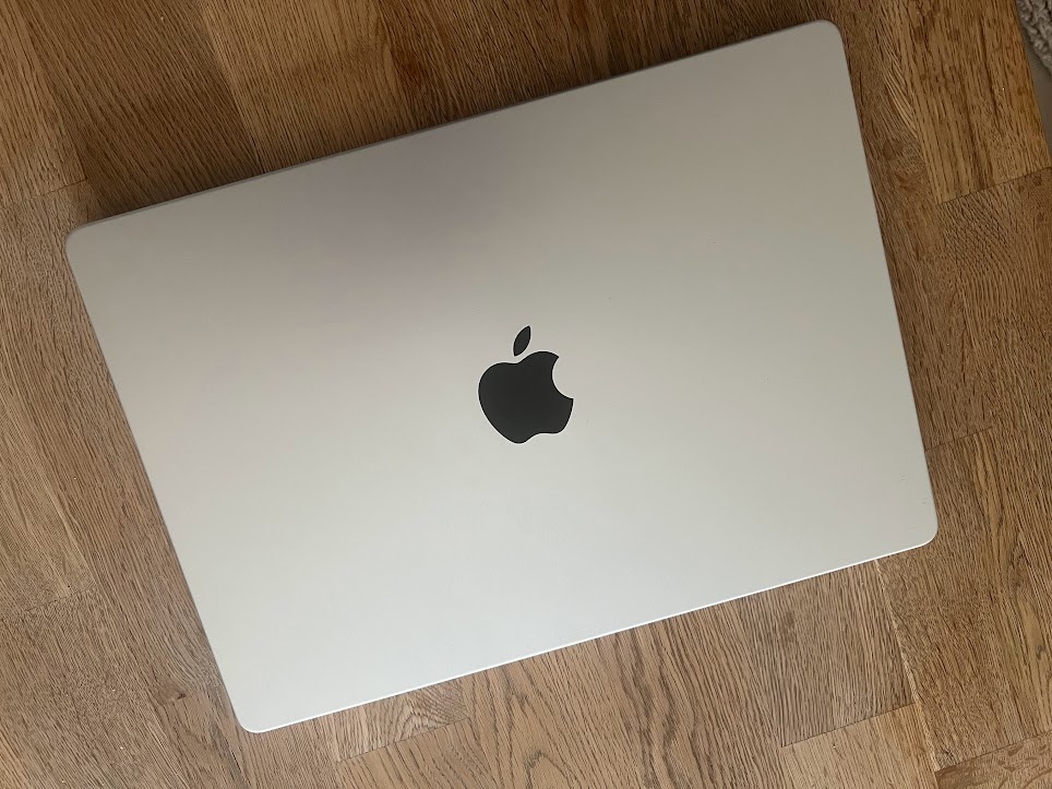 Apple MacBook Pro 14" / M3 / 8GB / 512GB / stříbrný - 2