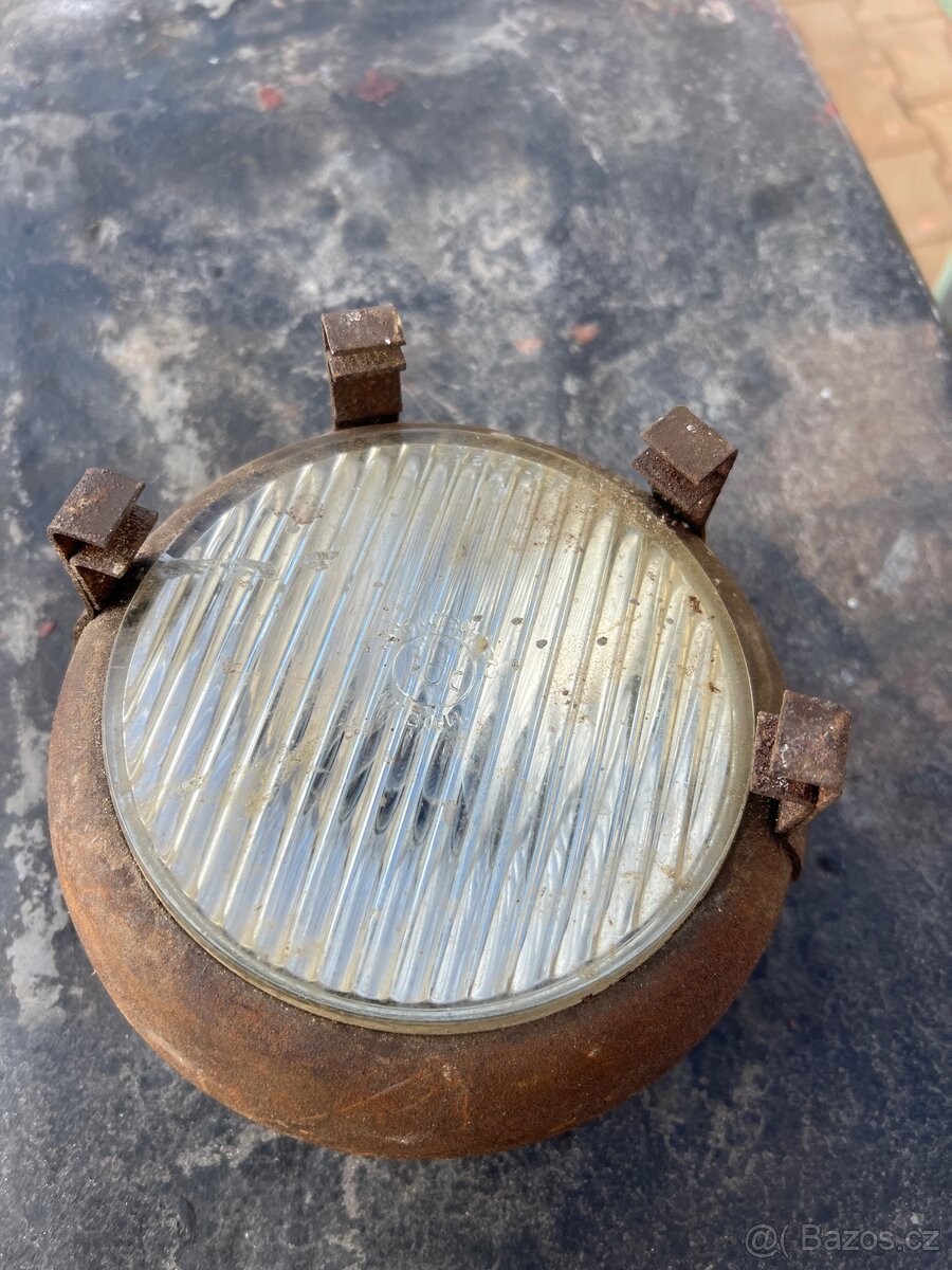 Světlo zn : Pal . - 2