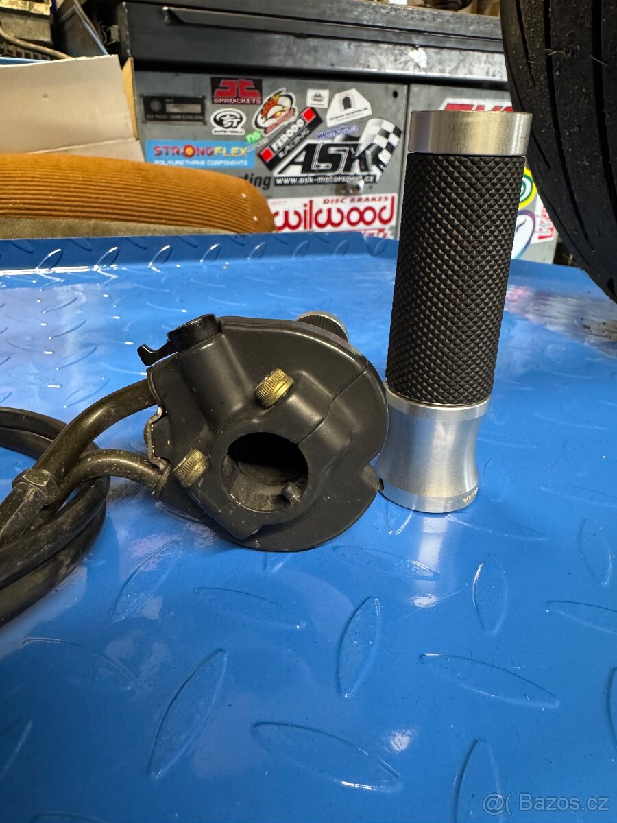 MV Agusta F4 Brutale 750 - 2