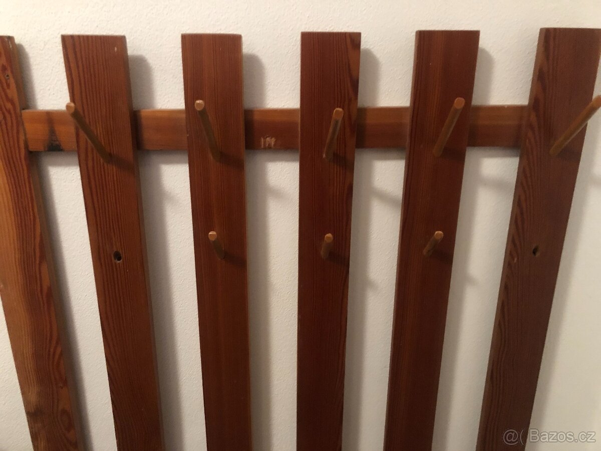 Věšák na oblečení - 2