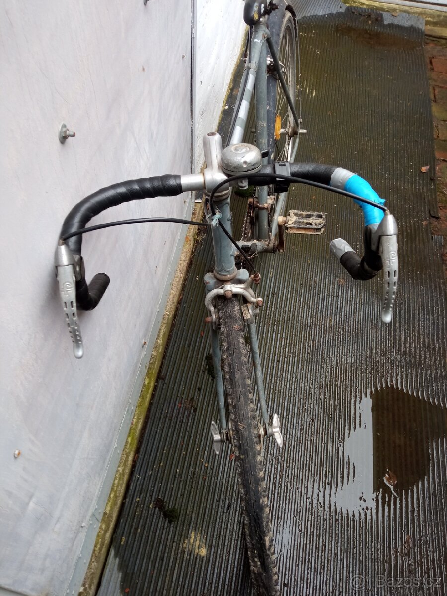 Silniční Kolo favorit - 2