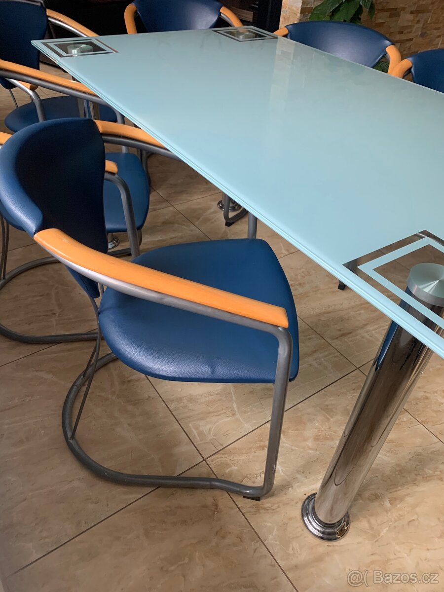 Skleněný stůl a židle - 2