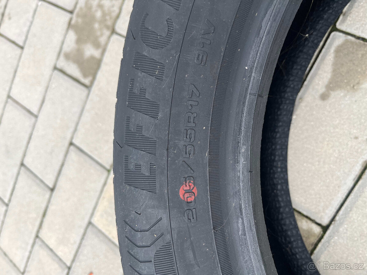 4x Goodyear EfficientGrip Performance 205/55 R17 91V - 2