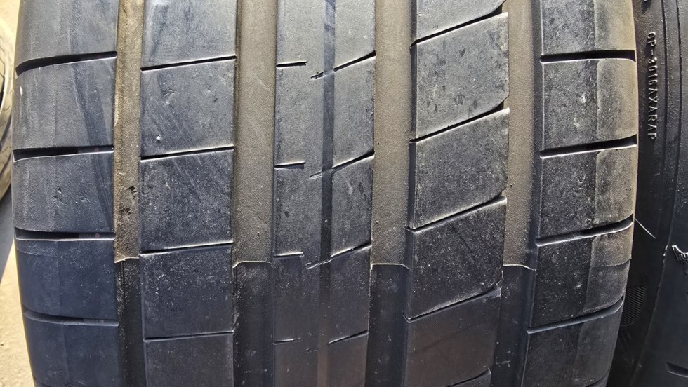 Letní pneu 235/35/19 Good Year - 2