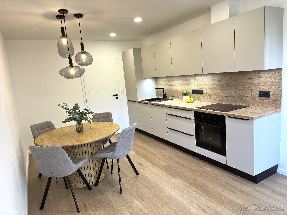 Prodej bytu 4+kk 67 m² V Bažantnici, Kladno - Kročehlavy - 2