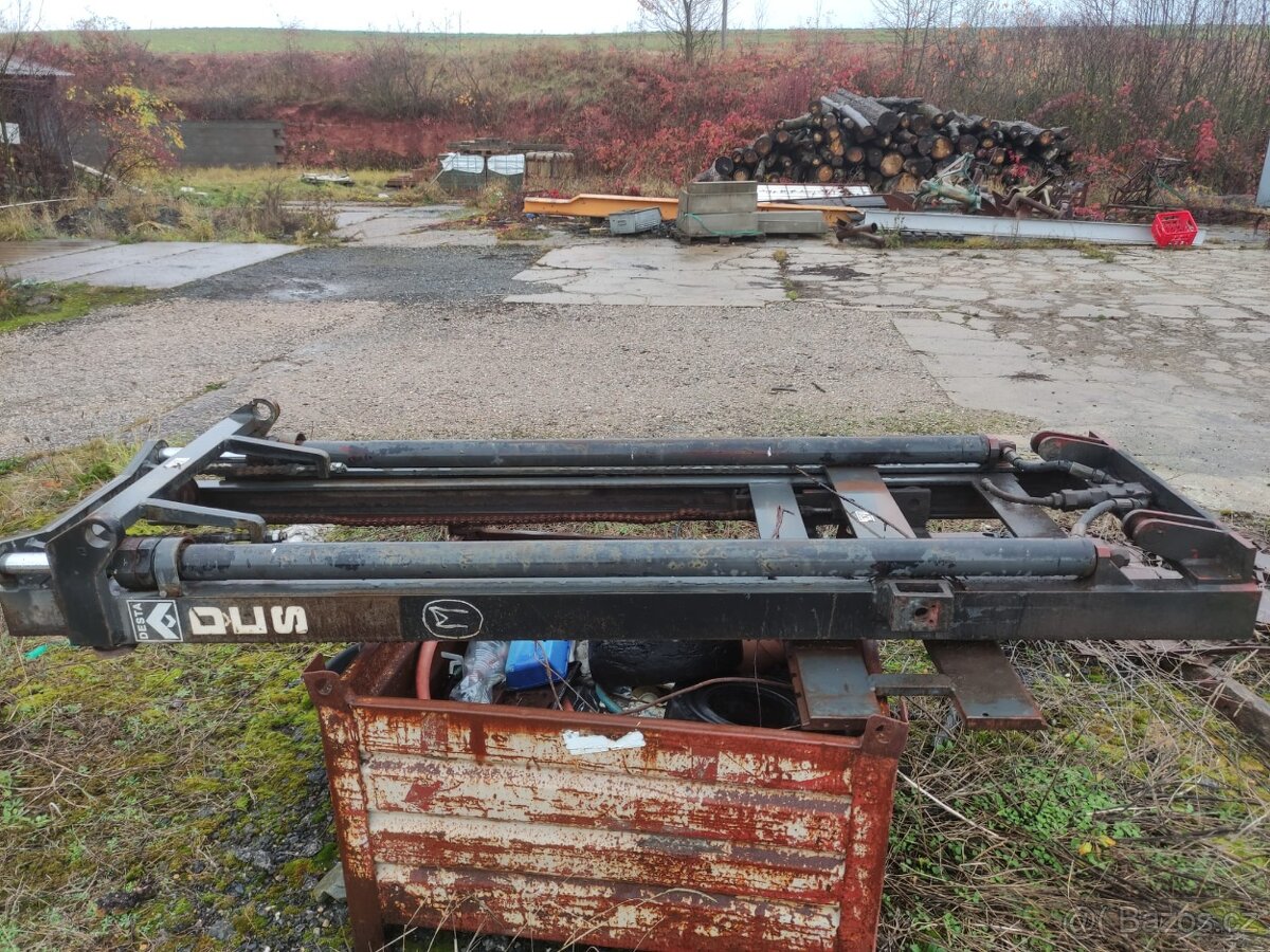 Zvedací zařízení za traktor - 2