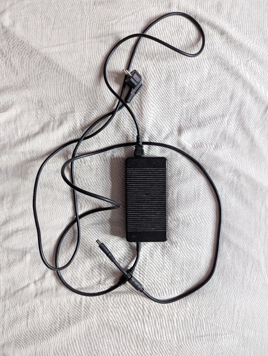 Alienware 17 R4 i7-7820HK GTX1080 120 Hz QHD - na díly - 2