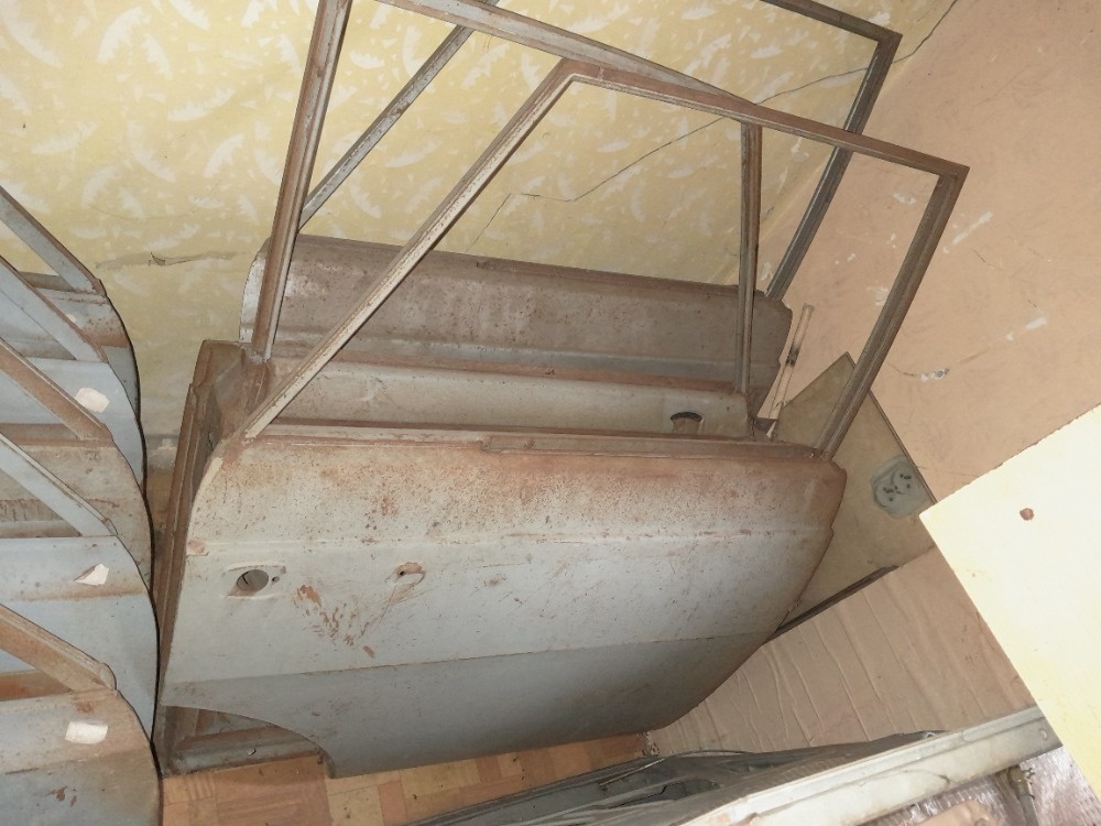 Nové nepoužité dveře Wartburg 353 a další plechařina - 2