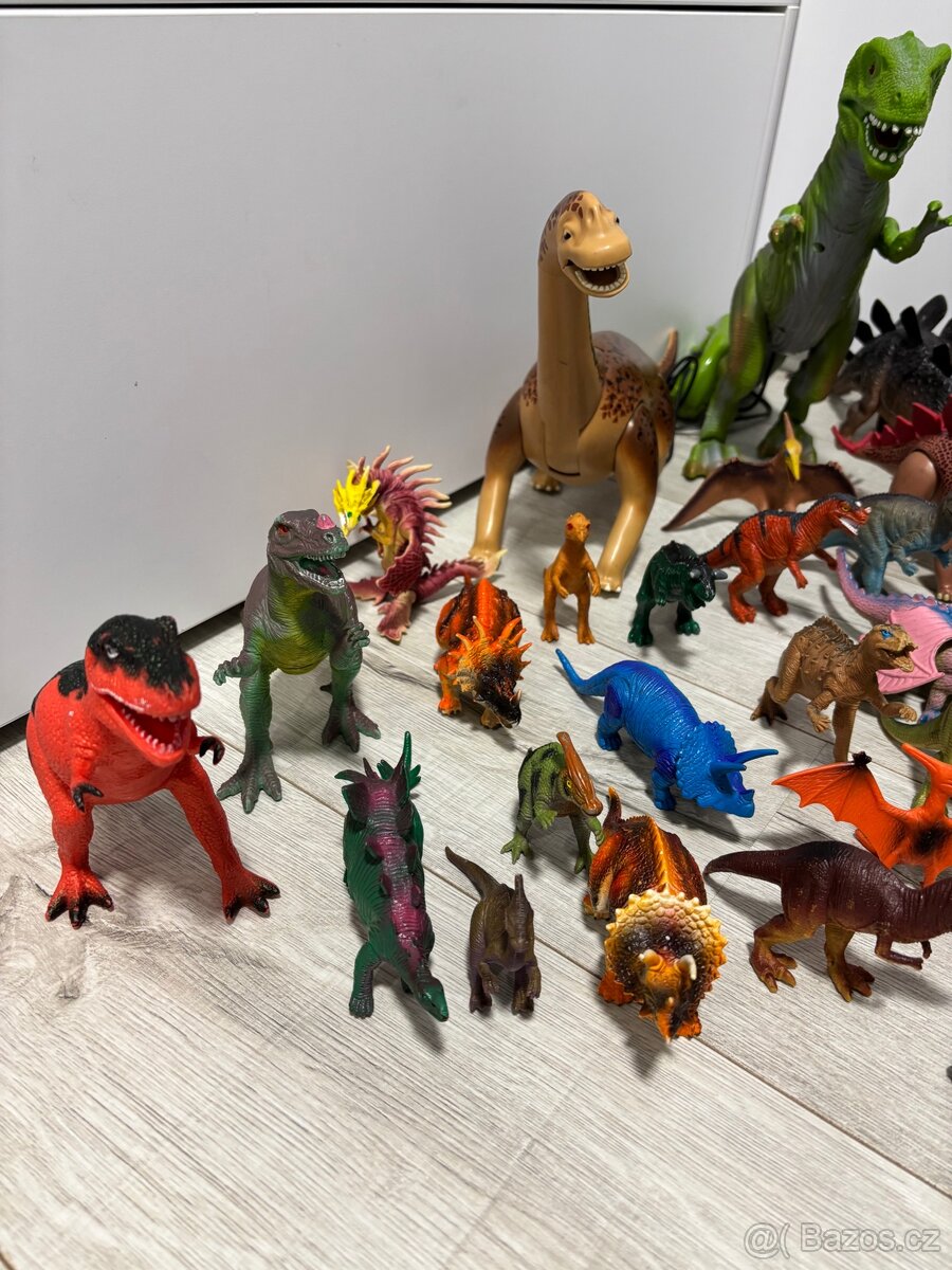 Prodám 66 figurek dinosaurů - 2