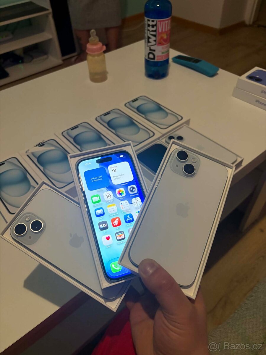 IPhone 15 128 GB White top stav - 2