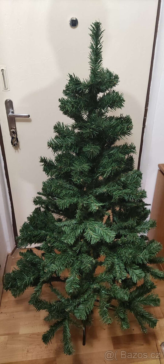Prodám umělý vánoční stromeček 150cm - 2