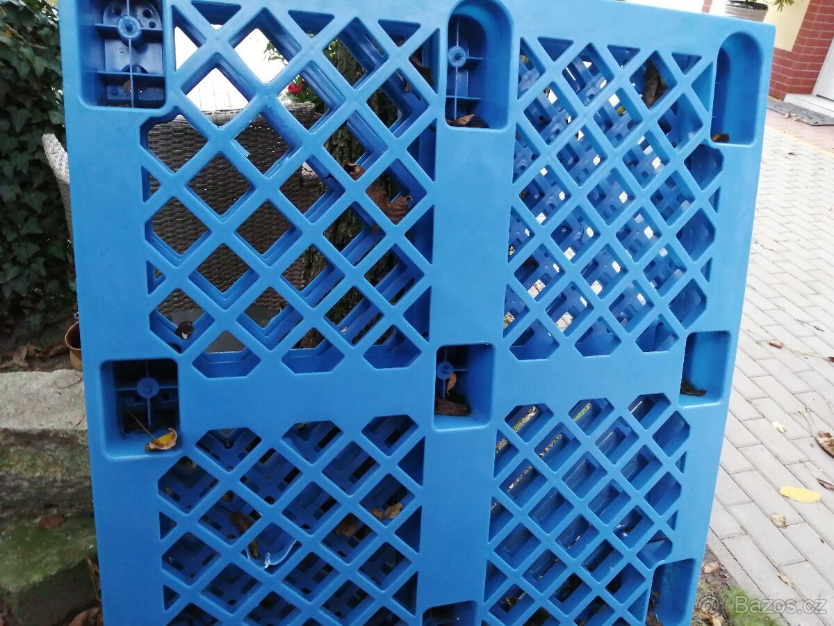 Palety plastové - 2