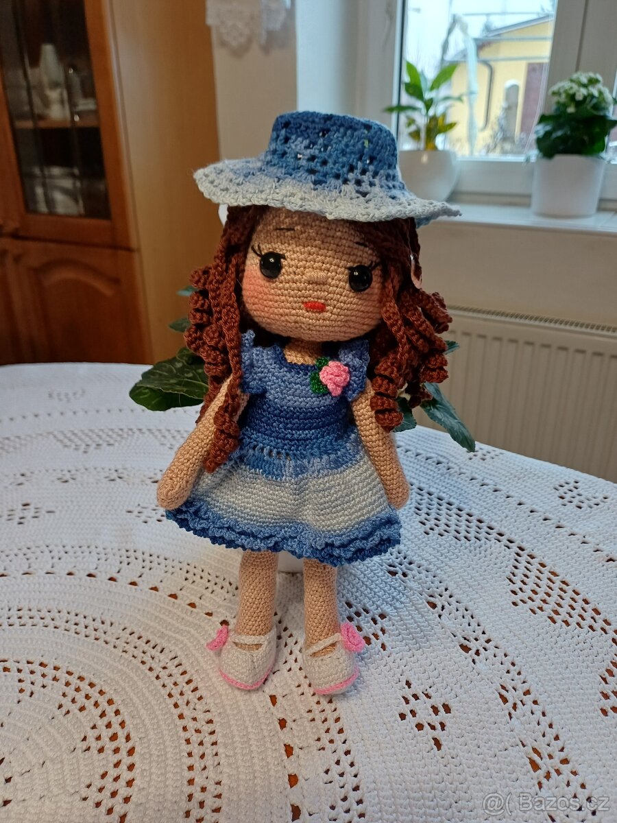 Háčkovaná panenka - 2
