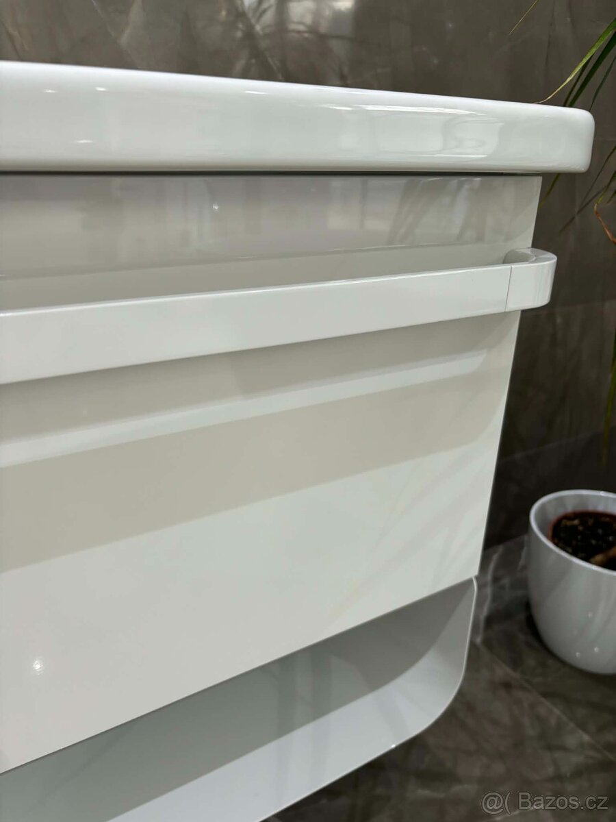 Umyvadlová skříňka - 2
