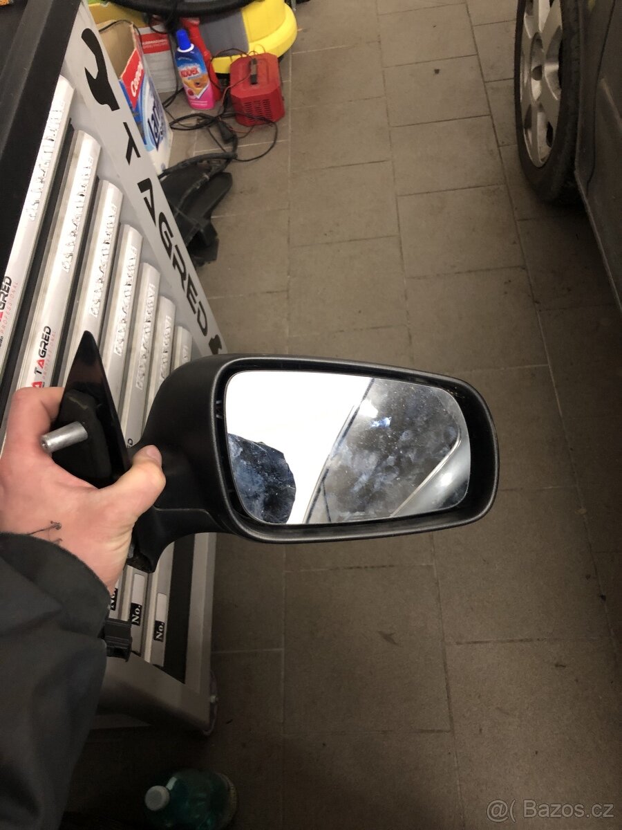 zrcatko octavia - 2