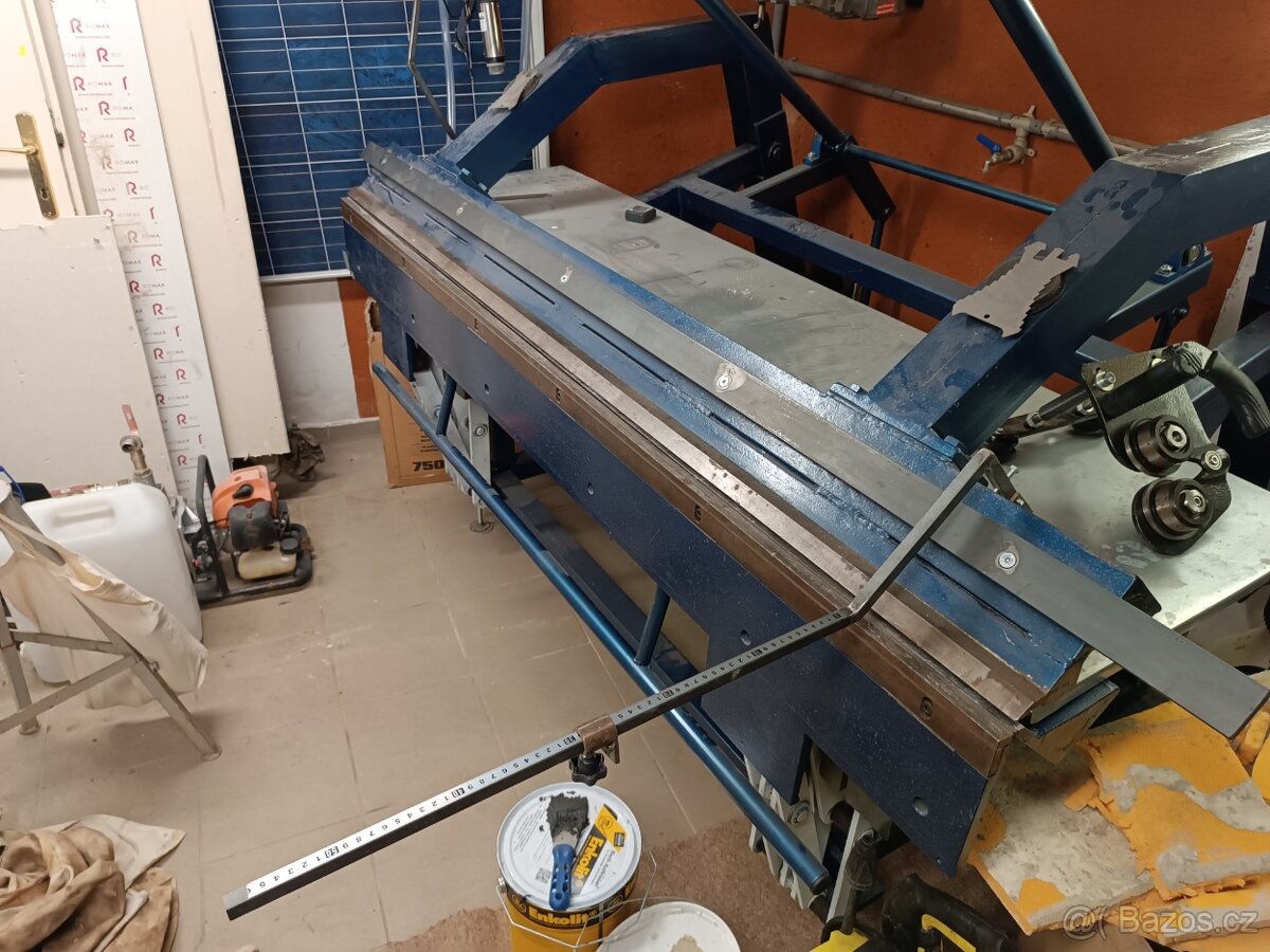 Ohýbačka plechu - 2