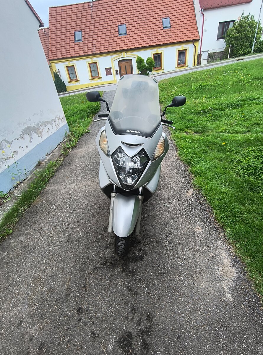 Honda Silver Wing 600 - 2